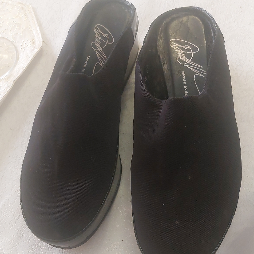 Elegant Black Slip-On Loafers For Women By Donald J. Pline In Spain.